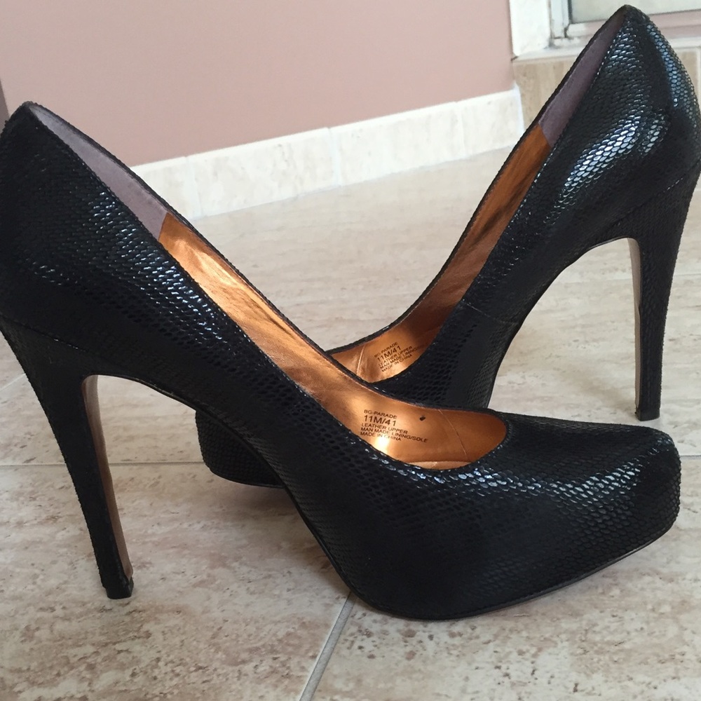 BCBG Generation platform pumps